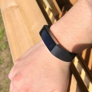 Fitbit Alta HR with 2 different wristbands